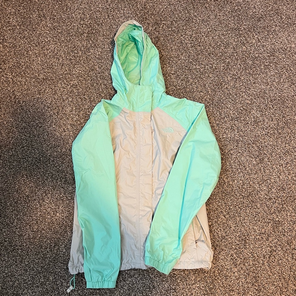 North Face windbreaker women’s